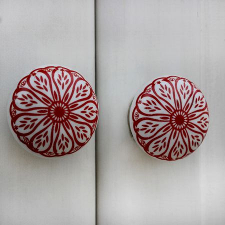 Red Daisy Flat Knob