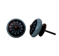 Grey Strewn Flat Knob