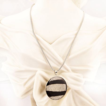 Striped Pendant Necklace New Beautiful Jewellery