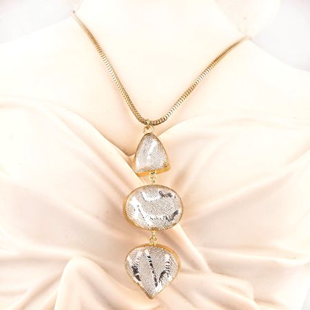 Silver Hanging Pendant Necklace New Beautiful Jewellery