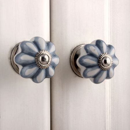 Grey Sunflower Medium Knob