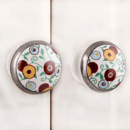 Gerbera Flower Oval Knob