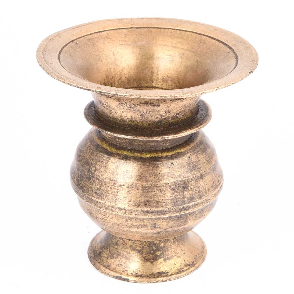 Indian Shelf Vocalforlocal Handmade 1 Piece Old Pot Engraved Floral Pattern and Round Base 12.70 cm, Antique 