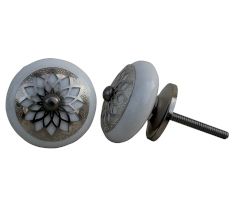 White Strewn Flat Knob-05