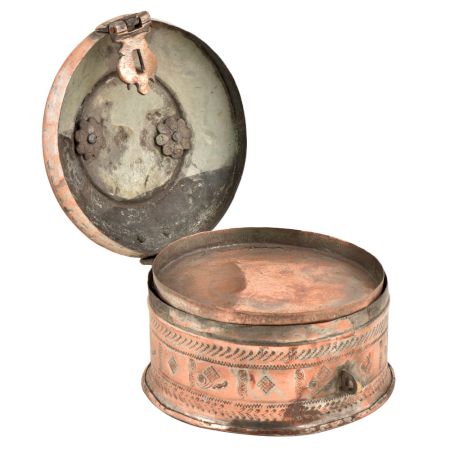 Handmade Embossed Copper Betel Nut Pandan Box With Lock Handle