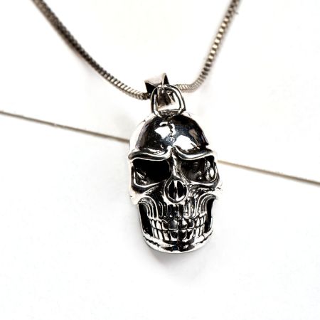 Handmade 92.5 Sterling Silver Pendant Realistic Human Skull