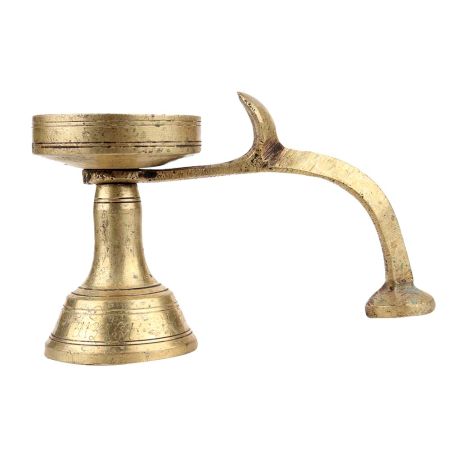 Round Brass Oil Lamp With Cobra Head Handle