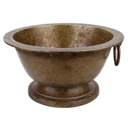 Round Brass Flower Pot With A Single Ring