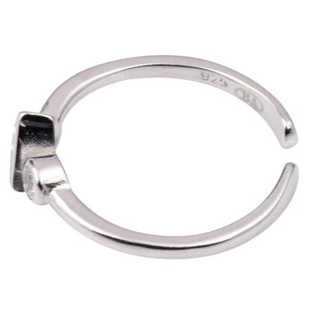 92.5 Sterling Silver Toe Ring With Triangle And round American Diamond Studded jewelry (Pair)