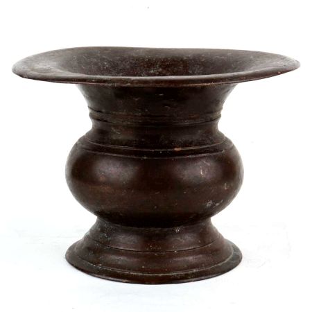 Brass VaseÂ Wide Mouth And Round Shape Home Decoration