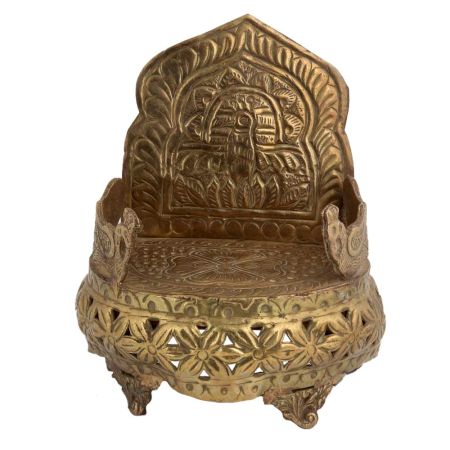 Handcrafted Metallic Chair For Your Idols