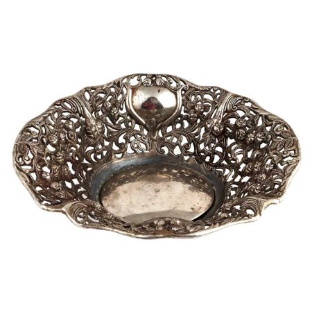 Stainless Steel Ashtray With A Unique Design