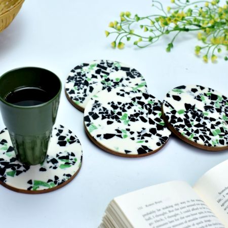 Modern Green Wood And Resin Terrazzo Round CoastersÂ In Set Of 4