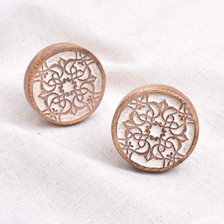 Handmade White and Brown Wooden Round Wardrobe Knobs