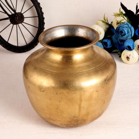 Brass Water Pot for Interior Decoration