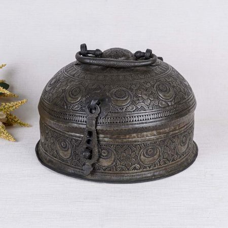 Round Engraved Jewelry Box Crafted from Brass