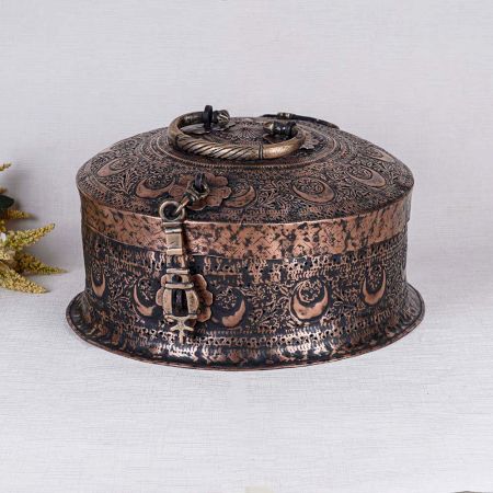 Round Vintage Paan Daan Made of High Quality Brass