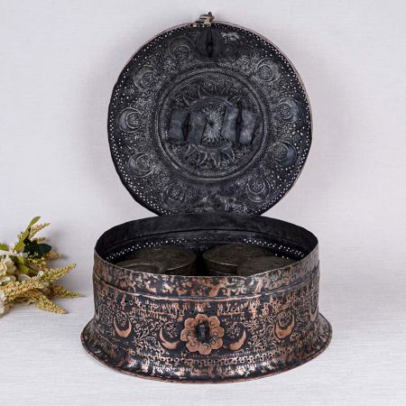 Round Vintage Paan Daan Made of High Quality Brass