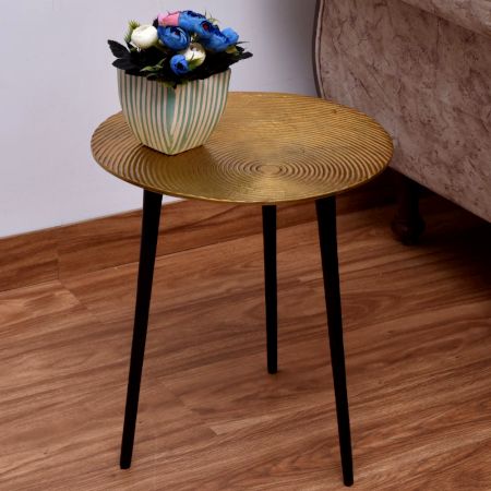 Brown Finish Table Top Made of Premium Aluminium