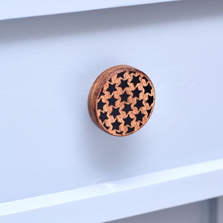 Adorable Black and Brown Pattern Wooden Cupoard Knob