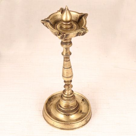 Handcrafted Vintage Brass Oil Lamp in Antique Finish