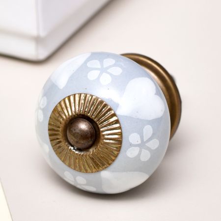 Grey White Heart Floral Knob