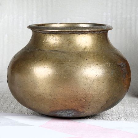 Vintage Brass Cooking Pot in Brown Finish for Decoration