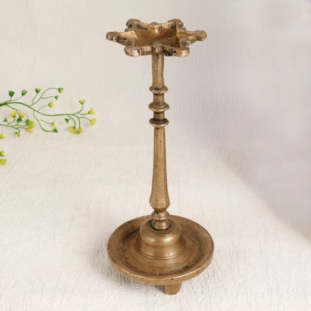 South Indian Art Oil Lamp Made of Finest Brass