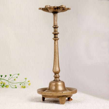 South Indian Art Oil Lamp Made of Finest Brass