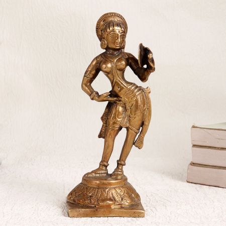 Handcrafted Brass Statue of Lady Standing for Decoration