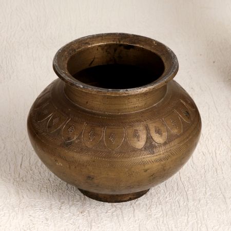 Engraved Brass Holy Water Pot for Flower Decoration
