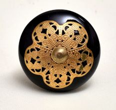 Black Strewn Flat Knob