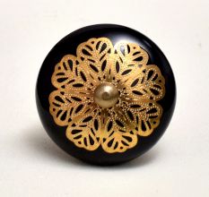 Black Strewn Flat Knob