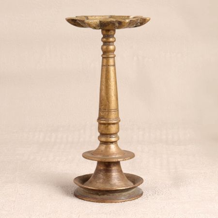 Vintage Brown Oil Lamp Stand Made of Finest Brass