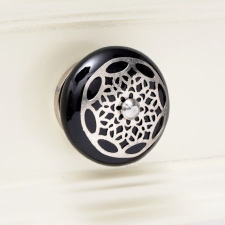 Black Strewn Flat Knob