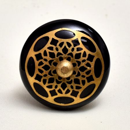 Black Strewn Flat Knob
