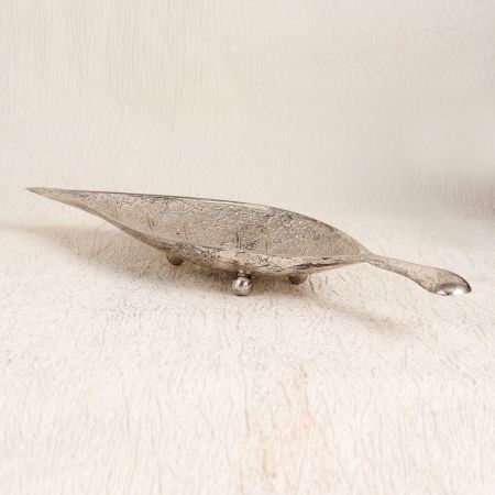 Handmade Leaf Shaped Fruit Bowl Made of Finest White Metal