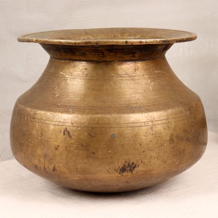 High-Quality Brass Holy Pot in Brown Finish for Decoration