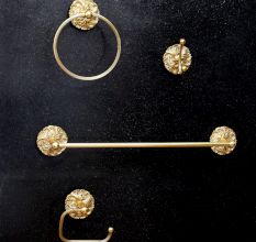 Glossy Golden Finish Bathroom Hardware for Decor in Set of 4