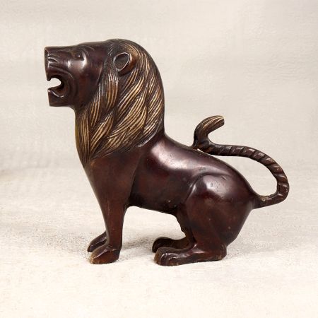 Dark Finish Handmade Lion Statue Made of Finest Brass