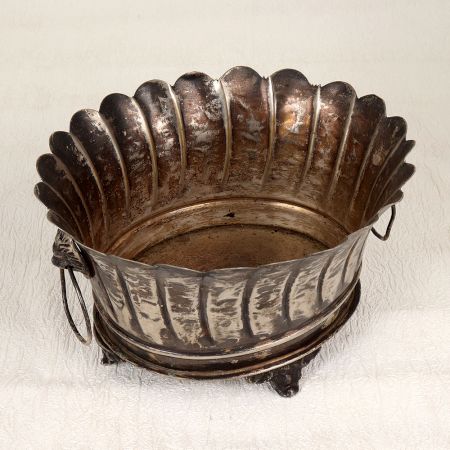 Handmade Dark Finish Brass Fruit Basket for Home Decor