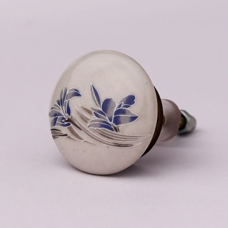 Silk Irise Flower Flat Knob