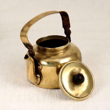Brown Finish Used Kettle Made of Finest Brass for Decoration