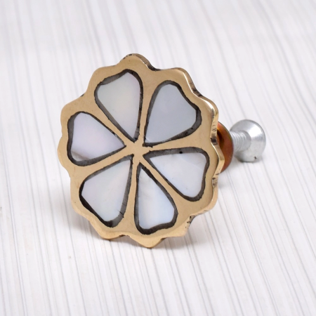 White and Golden Mother of Pearl Flower Drawer Knobs