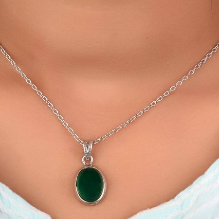 92.5 Sterling Silver Green Onyx Pendant Oval Shape Traditional Bezel Setting