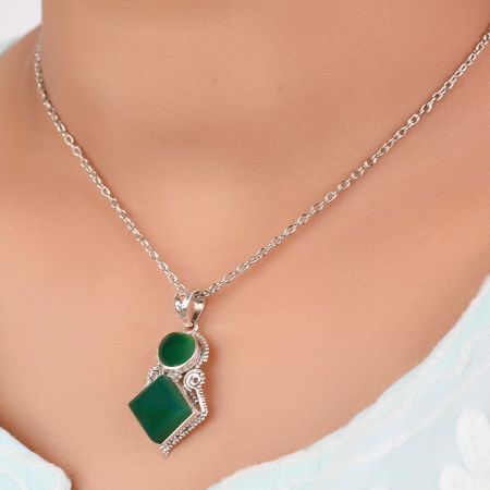 92.5 Sterling Silver Green Onyx  Pendant In Square And Round Shape