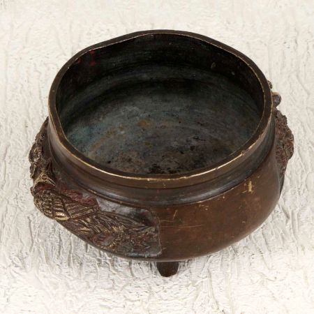 Chinese Art Brass Pot in Brown Finish with Engraving for Decor