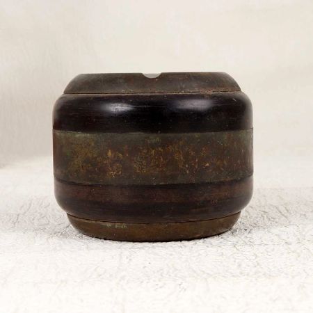 Handcrafted Finest Brass Ashtray in Brown Finish for Decoration