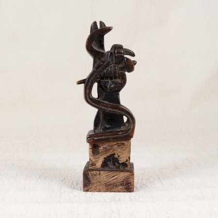 Modern Art Brass Statue in Fine Finish for Home Decoration