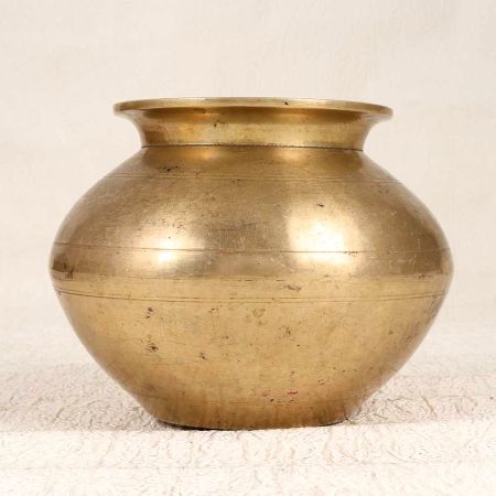 Beautiful Handcrafted Vintage Pot Made of High-Quality Brass